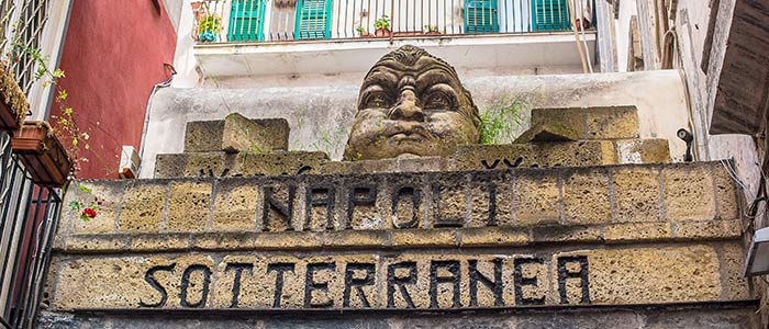 Naples et ses souterrains / ©Stephan Schlachter/shutterstock