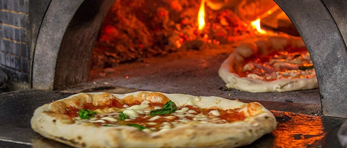 Pizza Napolitaine / ©CatherinaUnger